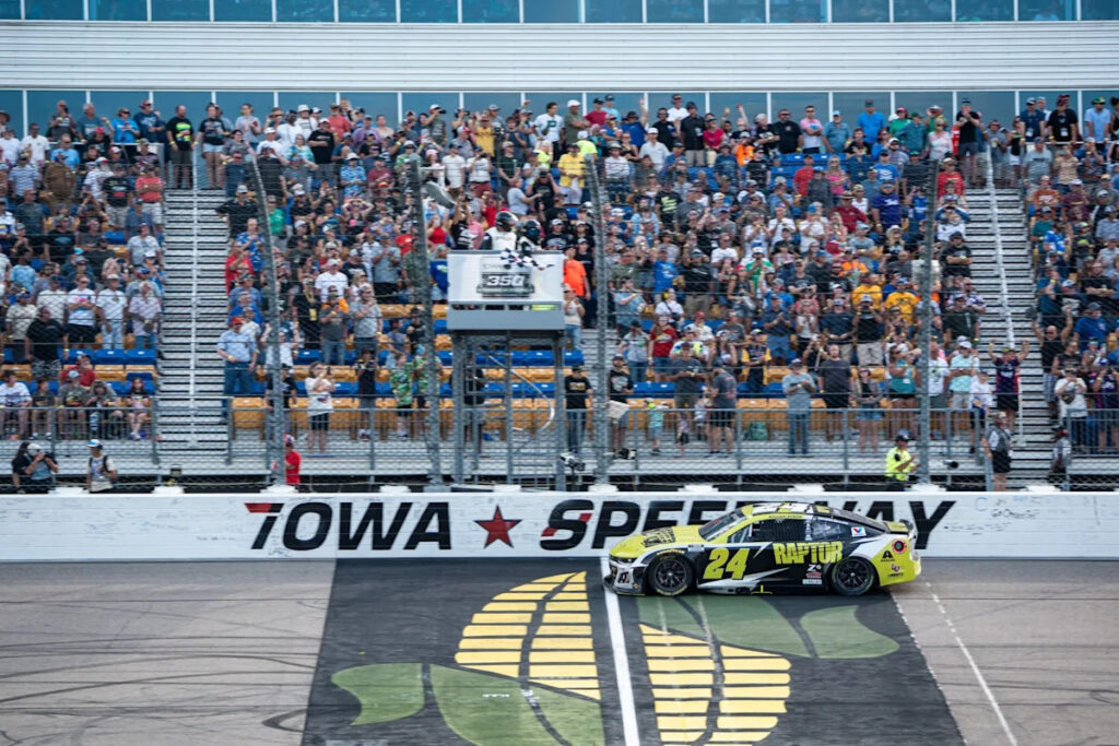 NASCAR Schedule This Weekend at Iowa: Practice, Qualifying and Race Info for Iowa Speedway NASCAR Schedule This Weekend at Iowa: Practice, Qualifying and Race Info for Iowa Speedway