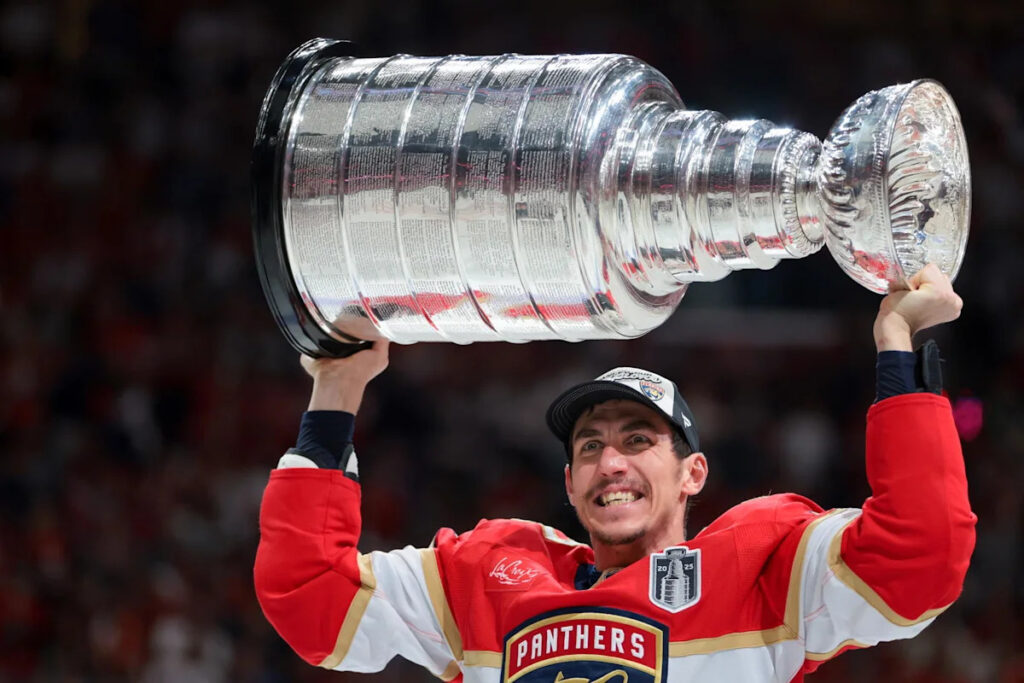 Tomas Nosek Signs With Hometown Team In Czechia After Winning Stanley Cup With Florida Panthers