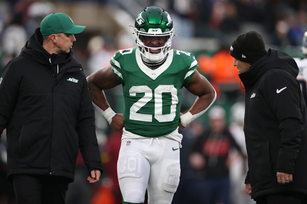 Breece Hall dealing with strained groin after going down with a non-contact injury at Jets practice
