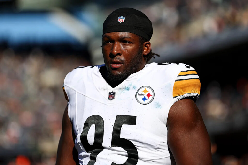 Steelers, DT Keeanu Benton reportedly agree to 4-year, million extension; highest for a DL in Steelers history Steelers, DT Keeanu Benton reportedly agree to 4-year, million extension; highest for a DL in Steelers history