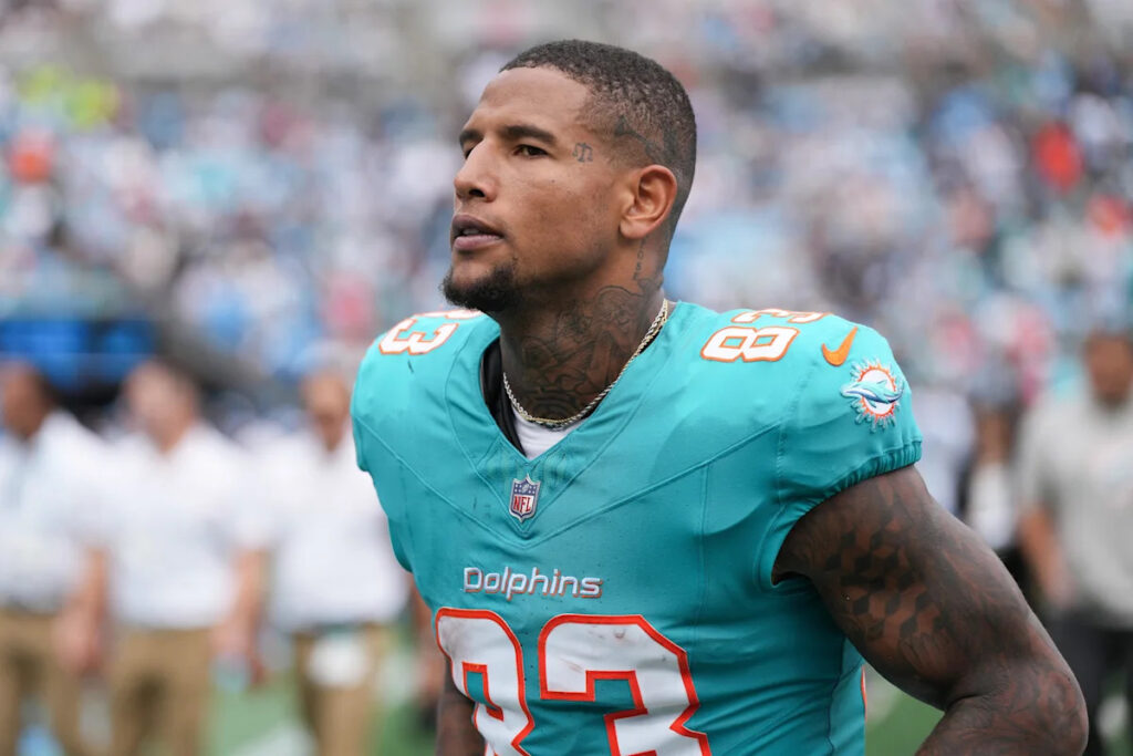 Darren Waller’s NFL comeback continues via a new deal Panthers