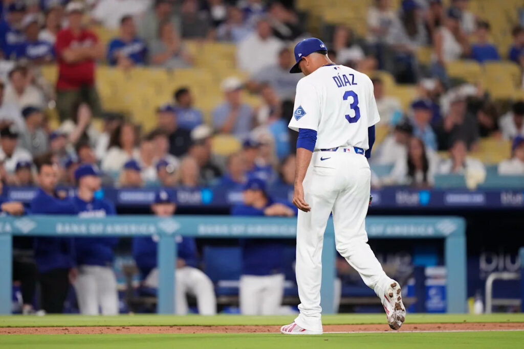 Dodgers not moving off Edwin Díaz at closer after 3-time All-Star’s third blown save in a week, loss to Brewers