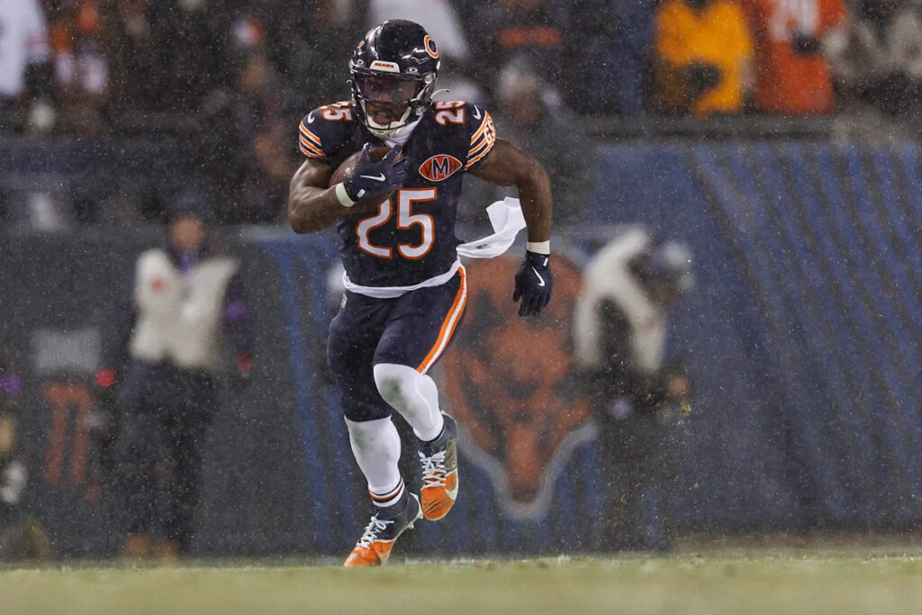 Bears RB Kyle Monangai out several weeks with hyperextended right knee Bears RB Kyle Monangai out several weeks with hyperextended right knee
