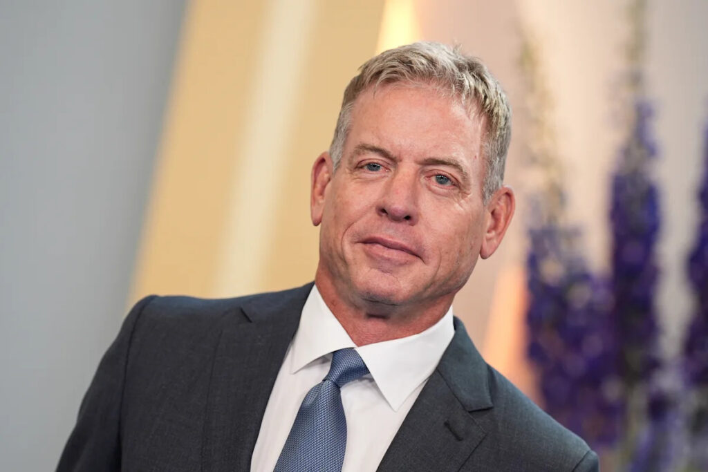 Troy Aikman now subject to Tom Brady broadcaster restrictions due to role as Dolphins consultant