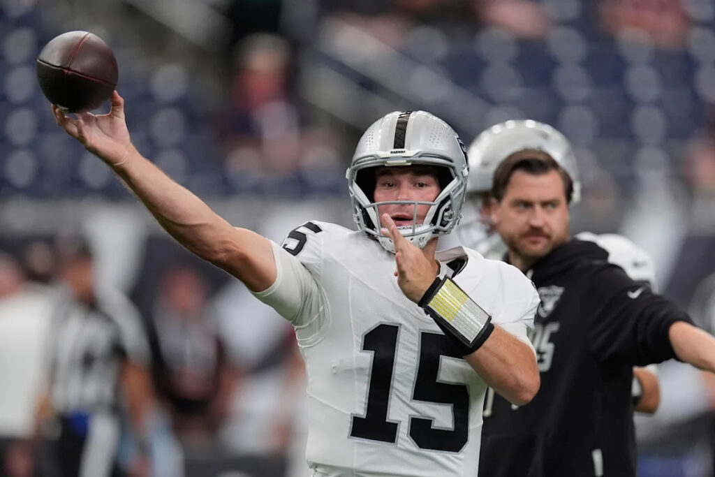 Fernando Mendoza’s 2nd preseason game begins poorly as he throws a pick-6 on 1st series