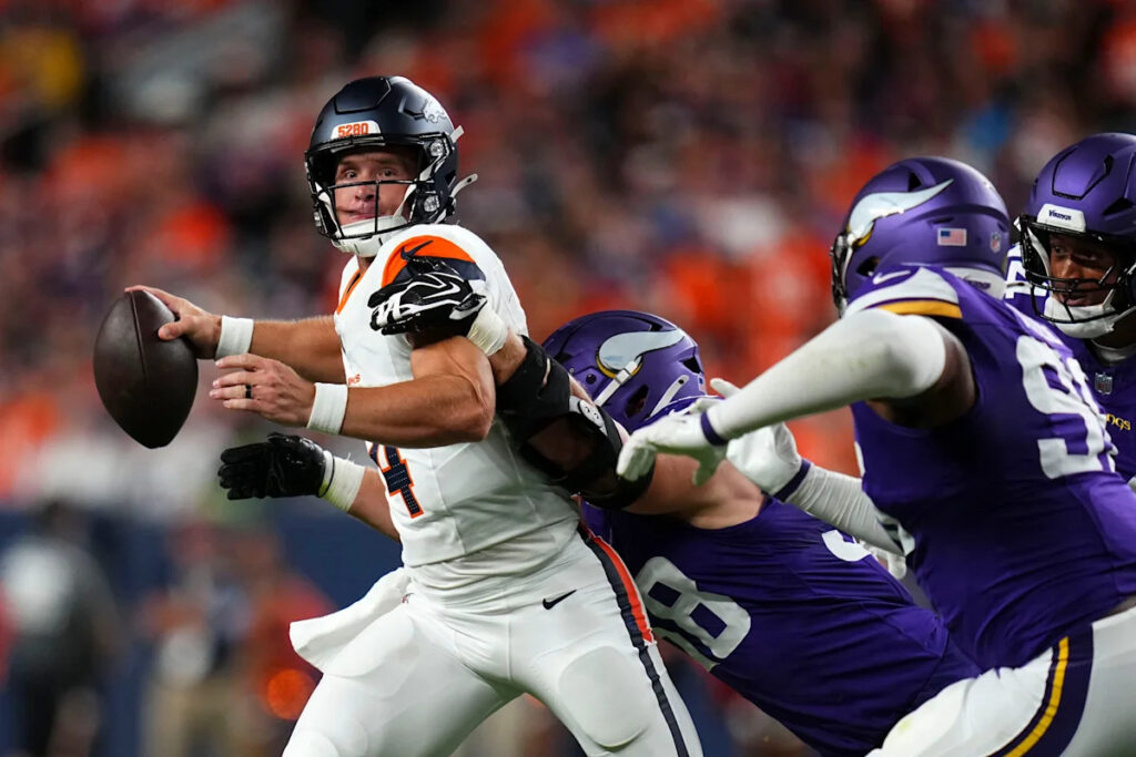 An 88-yard strike and 3 TDs: Sam Ehlinger’s big night for the Broncos in 34-6 rout of Vikings An 88-yard strike and 3 TDs: Sam Ehlinger’s big night for the Broncos in 34-6 rout of Vikings