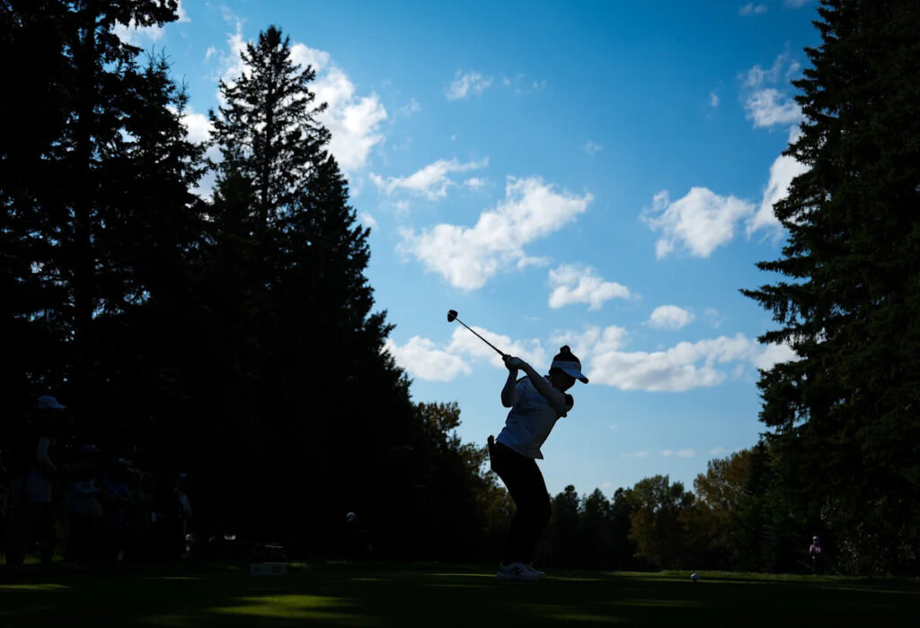Yamashita opens 5-stroke lead in CPKC Women’s Open as players fight mosquitoes