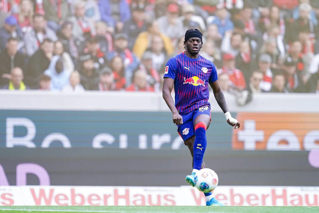 Barcelona initiate contacts with Bundesliga club to enquire defender’s price – report Barcelona initiate contacts with Bundesliga club to enquire defender’s price – report