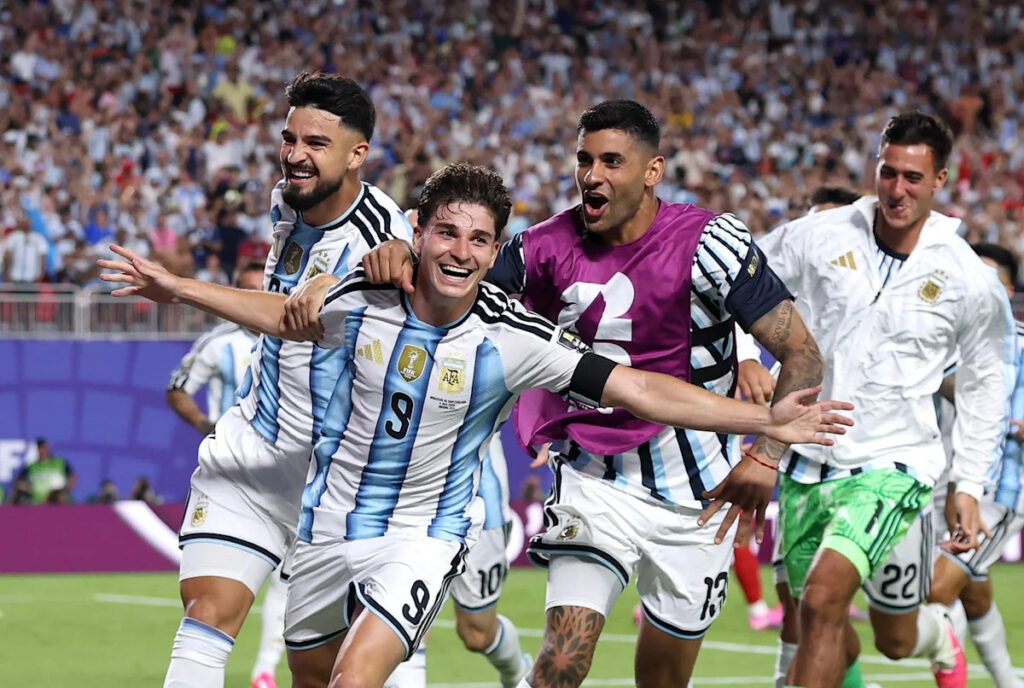 Barcelona ready to go all out for Julian Alvarez but with a strong deadline