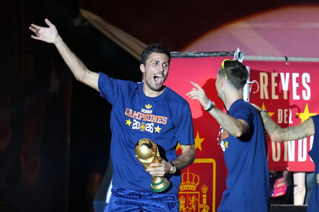 Rodri in daily contact with Barcelona stars as €70m transfer bid advances Rodri in daily contact with Barcelona stars as €70m transfer bid advances
