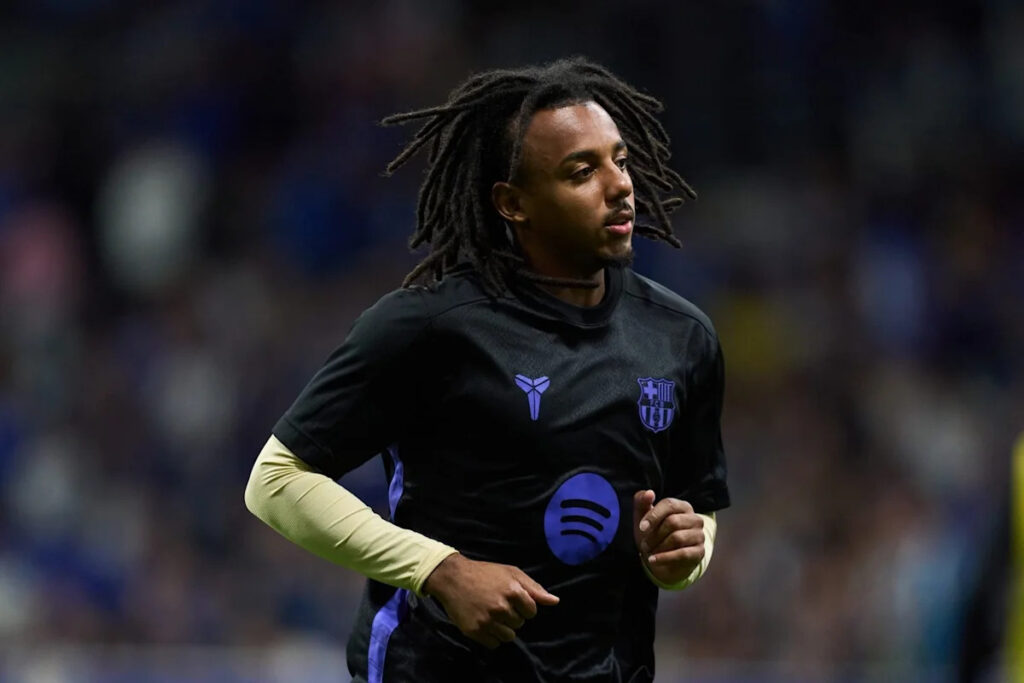 Barcelona defender back in training after World Cup break