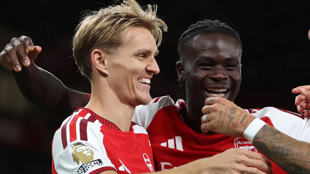 Arsenal begin title defence with win over Coventry