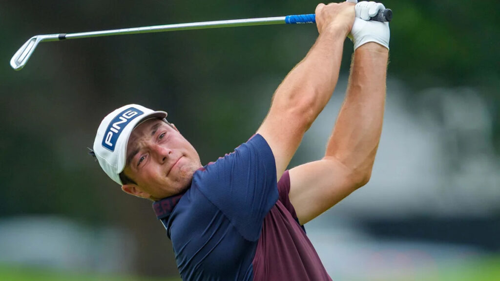 Hovland in tie for lead at Tour Championship Hovland in tie for lead at Tour Championship