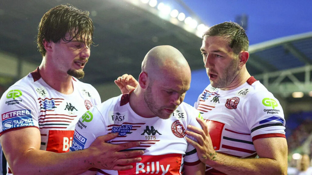 Wigan thrash Hull KR on night of tributes for Boston Wigan thrash Hull KR on night of tributes for Boston