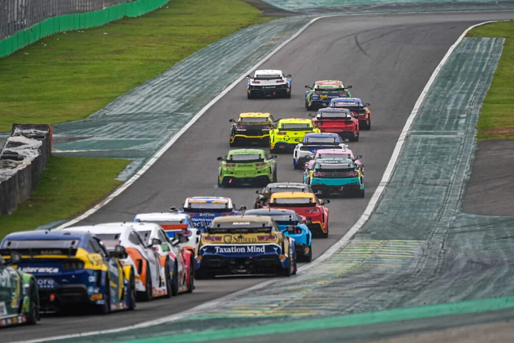 NASCAR Hall of Famer Backs Denny Hamlin and Kevin Harvick’s Next Gen Concerns with Radical Demand