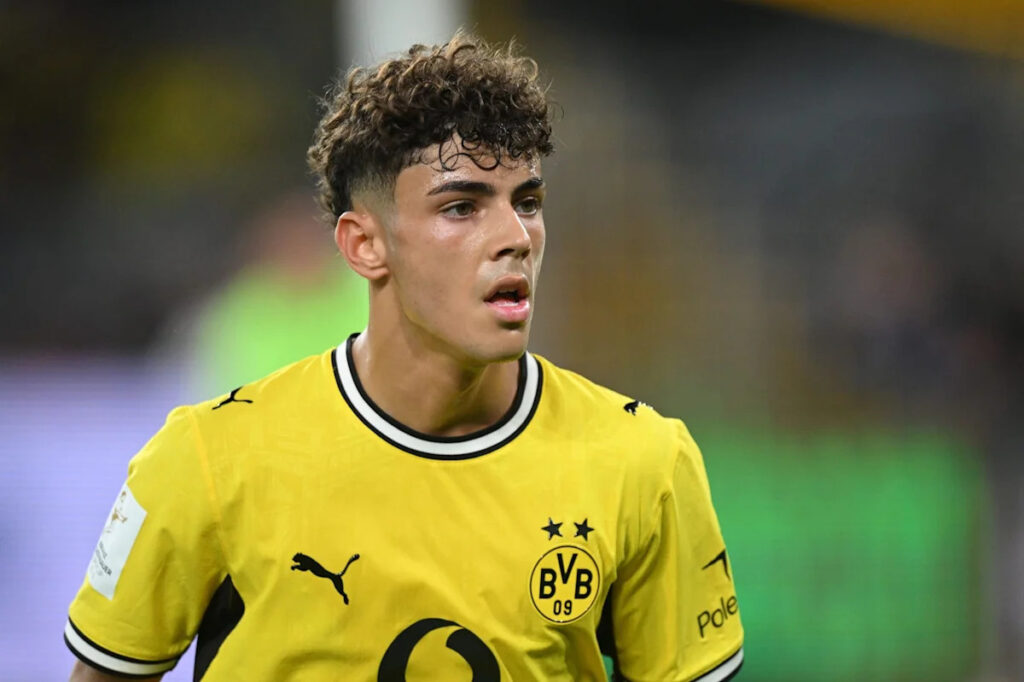 Niko Kovac backs remorseful Samuele Inacio (18) after nightmare Bundesliga cameo