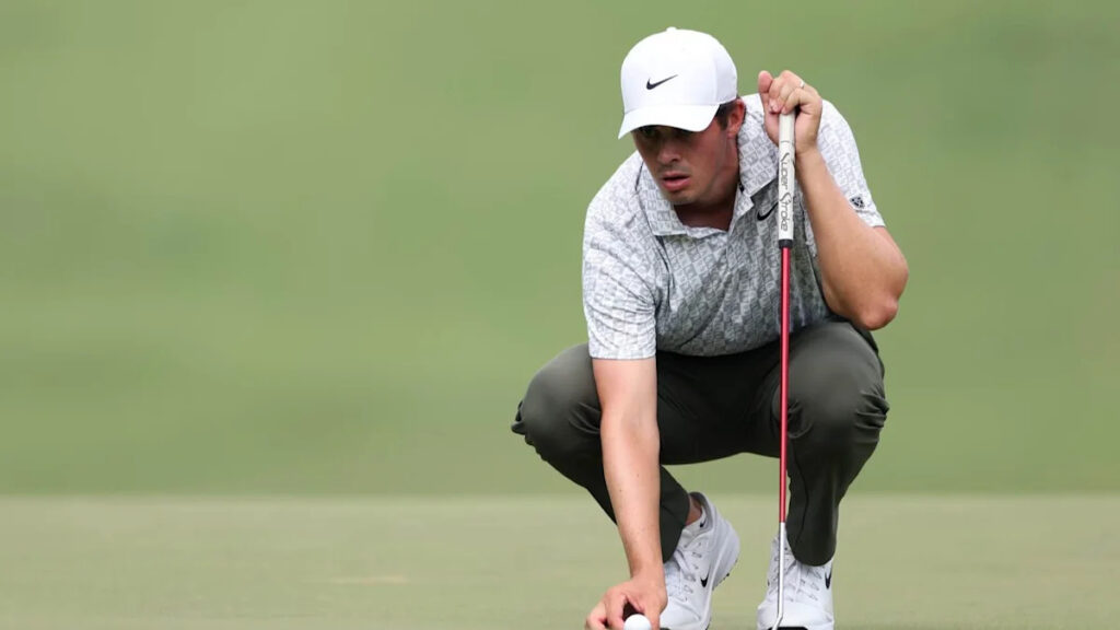 Pro scoops albatross, unusual rules break … in the same round!