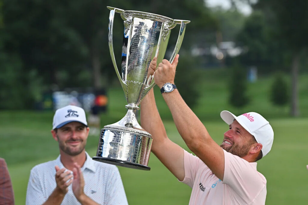 Clark Outlasts McIlroy for Third Win of ’26 Clark Outlasts McIlroy for Third Win of ’26