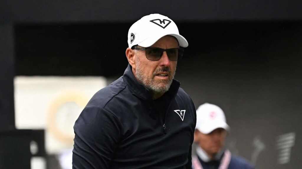 Phil Mickelson Receives Strong LIV Message Amid Ongoing Family Crisis Phil Mickelson Receives Strong LIV Message Amid Ongoing Family Crisis