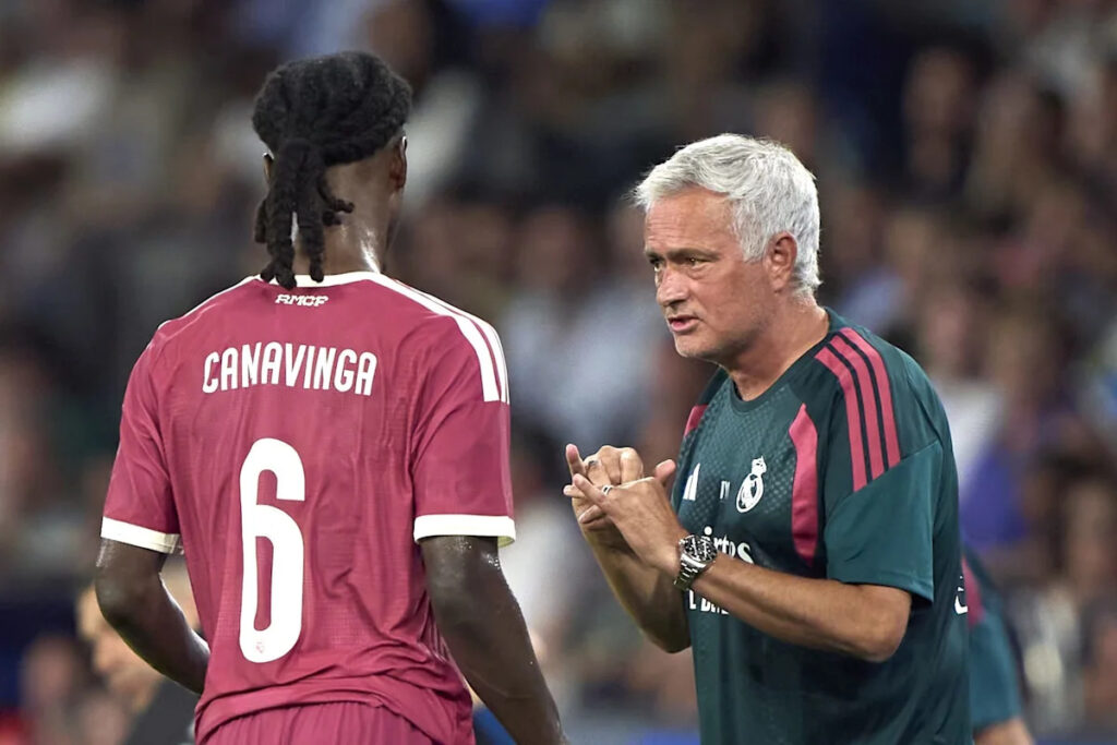Real Madrid boss Mourinho completely rules out playing 23-year-old at left-back – report