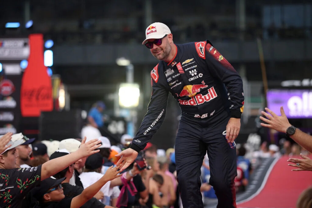 Ryan Preece praises SVG as one “hell of a race car driver” after ousting him from Chase Ryan Preece praises SVG as one “hell of a race car driver” after ousting him from Chase