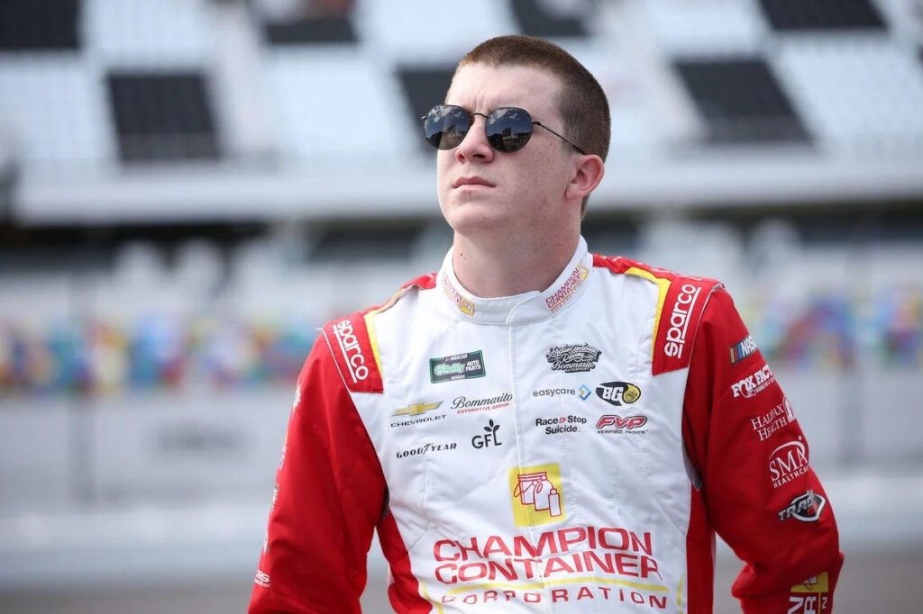 Watch as Daniel Dye climbs on top of Kyle Larson’s car in last-lap Daytona crash Watch as Daniel Dye climbs on top of Kyle Larson’s car in last-lap Daytona crash