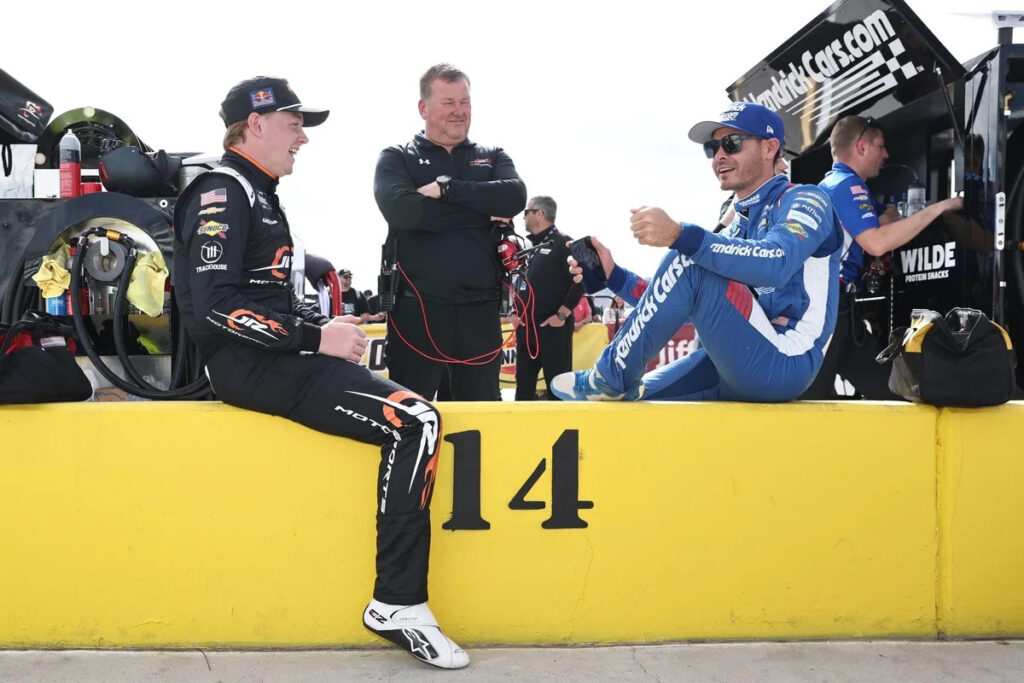Connor Zilisch signs with Hendrick Motorsports for 2028 in multi-year deal Connor Zilisch signs with Hendrick Motorsports for 2028 in multi-year deal