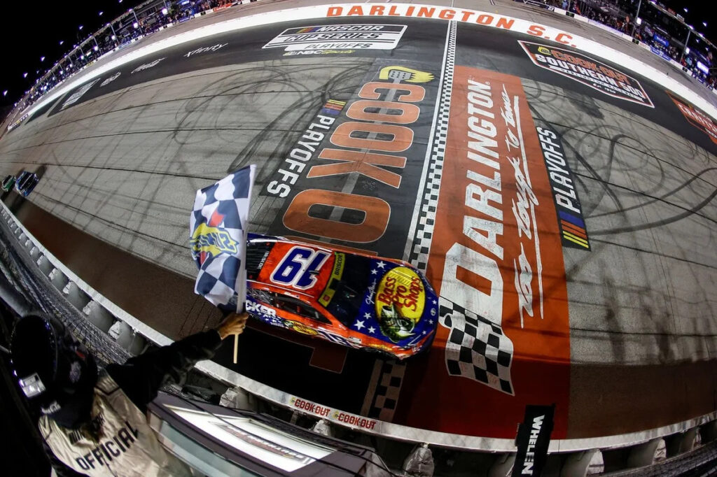 Darlington confirms that the Southern 500 will move back outside the Chase in 2027 Darlington confirms that the Southern 500 will move back outside the Chase in 2027