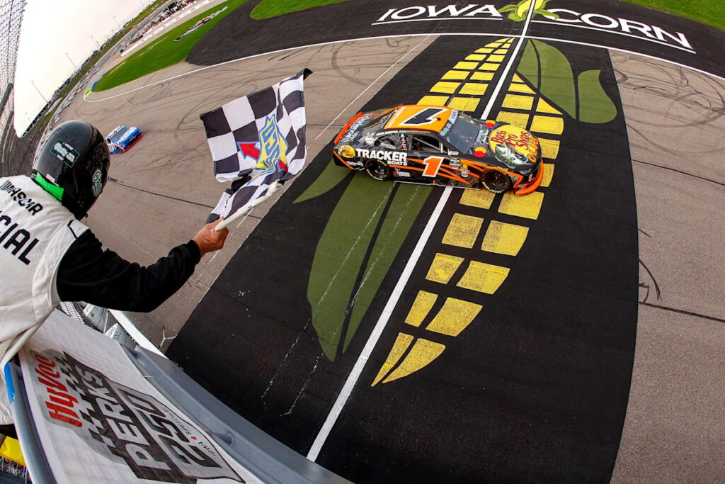 Carson Kvapil wins NASCAR O’Reilly race at Iowa in August 2026