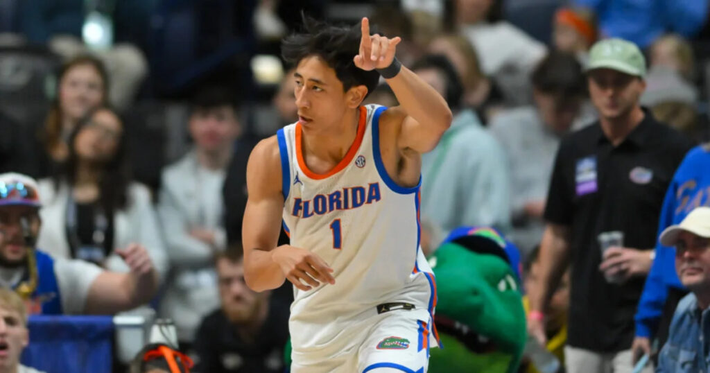 Florida transfer guard Xaivian Lee commits to Gonzaga Florida transfer guard Xaivian Lee commits to Gonzaga