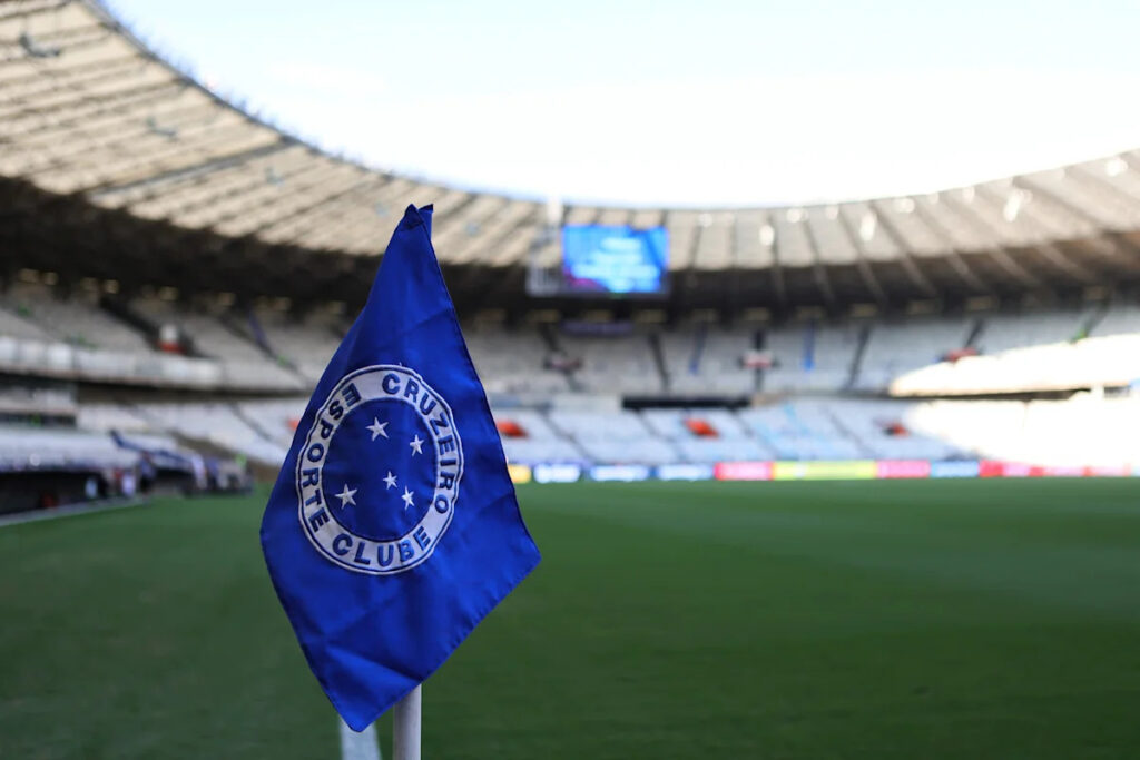Cruzeiro in talks over midfielder with Portuguese club
