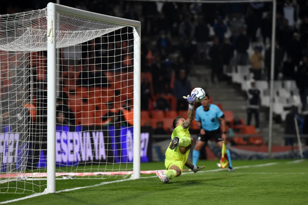 Spanish paper hails Fábio after Flu go through: 45-year-old hero Spanish paper hails Fábio after Flu go through: 45-year-old hero