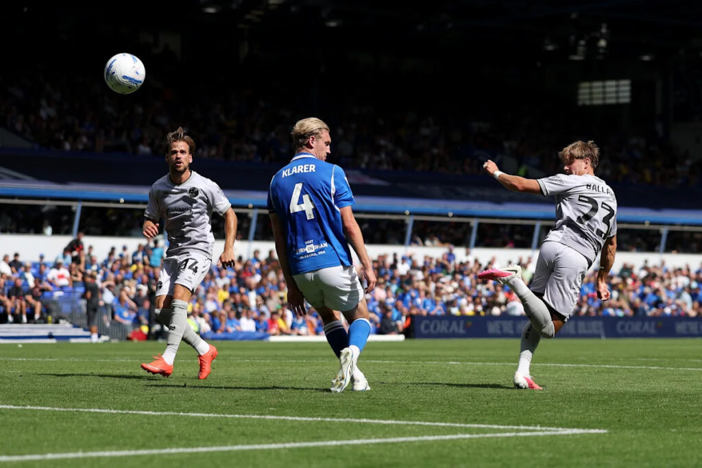 Deserves the Puskás? Forward scores a stunning backheel in England; watch 📹 Deserves the Puskás? Forward scores a stunning backheel in England; watch 📹