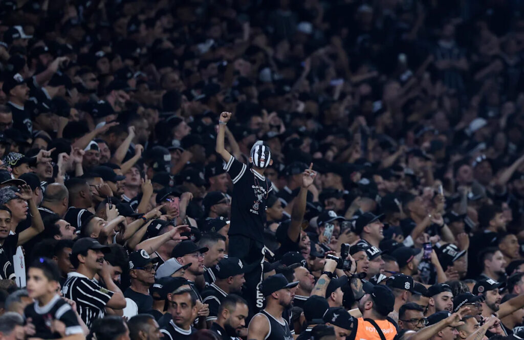 Argentines left stunned by Corinthians fans’ poropopó, watch 📹