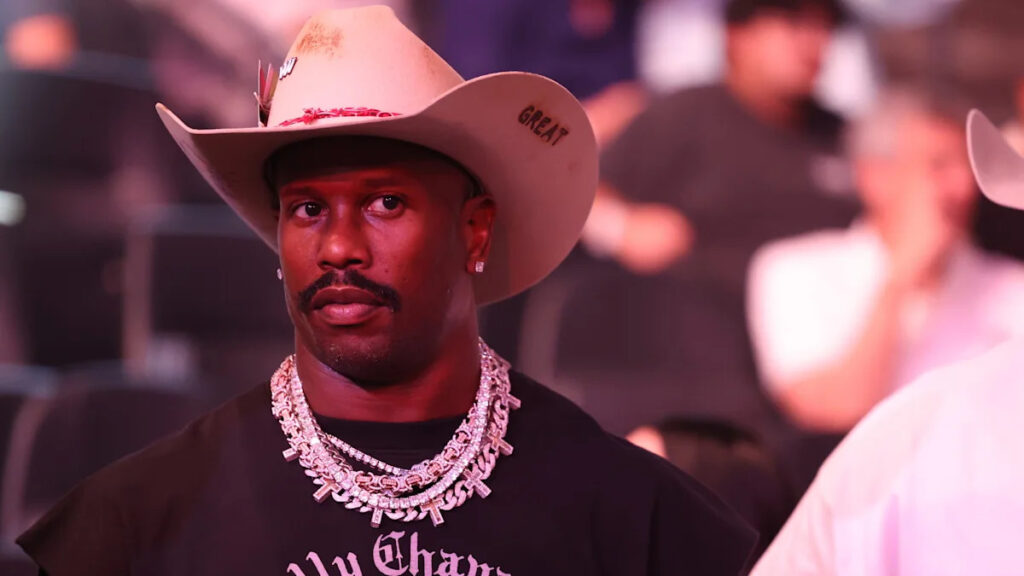 Von Miller calls signing with the Cowboys “a dream within a dream”