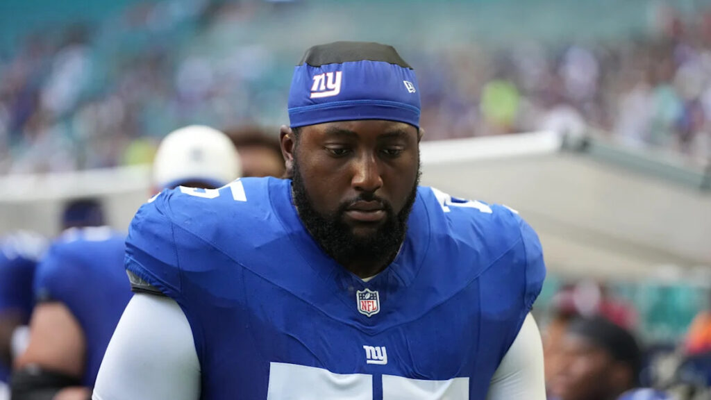 Giants trade OG Joshua Ezeudu to the Chiefs