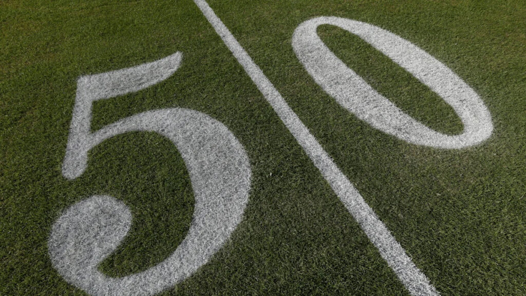 On grass vs. turf, NFL clings to the injury-rate statistics On grass vs. turf, NFL clings to the injury-rate statistics