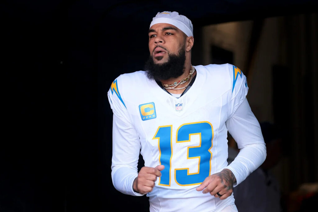 Keenan Allen signs with Colts on 1-year deal Keenan Allen signs with Colts on 1-year deal