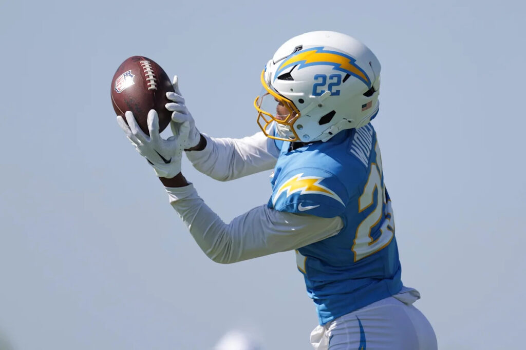 The Giants are signing another defensive back