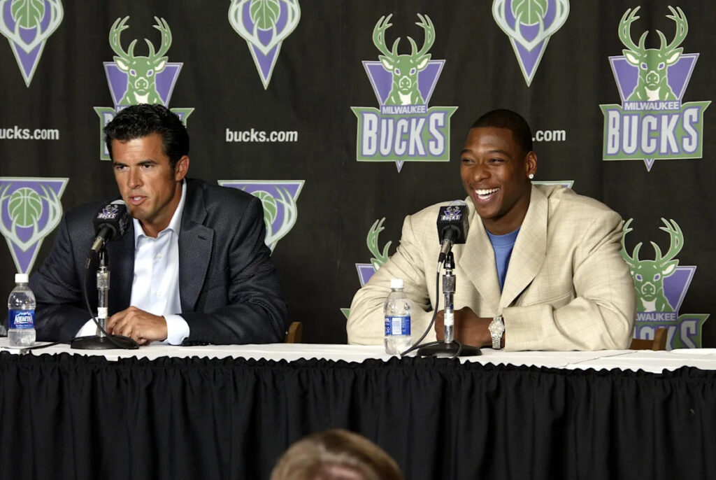 On this day in Bucks history: Milwaukee signs Bobby Simmons