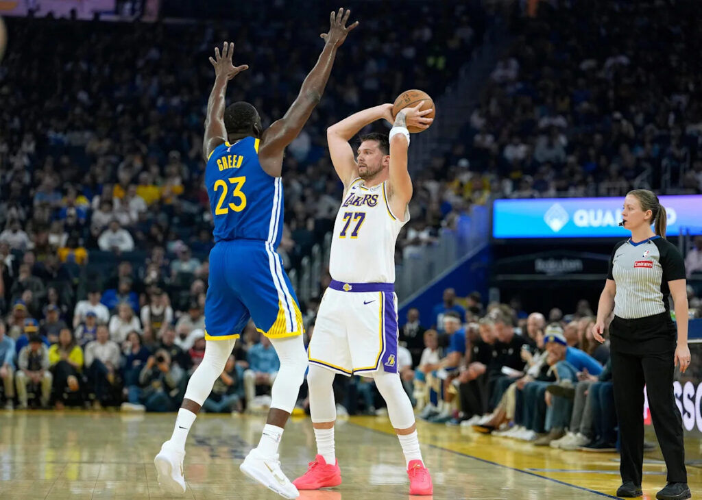 Warriors open the season on the road against Lakers once again