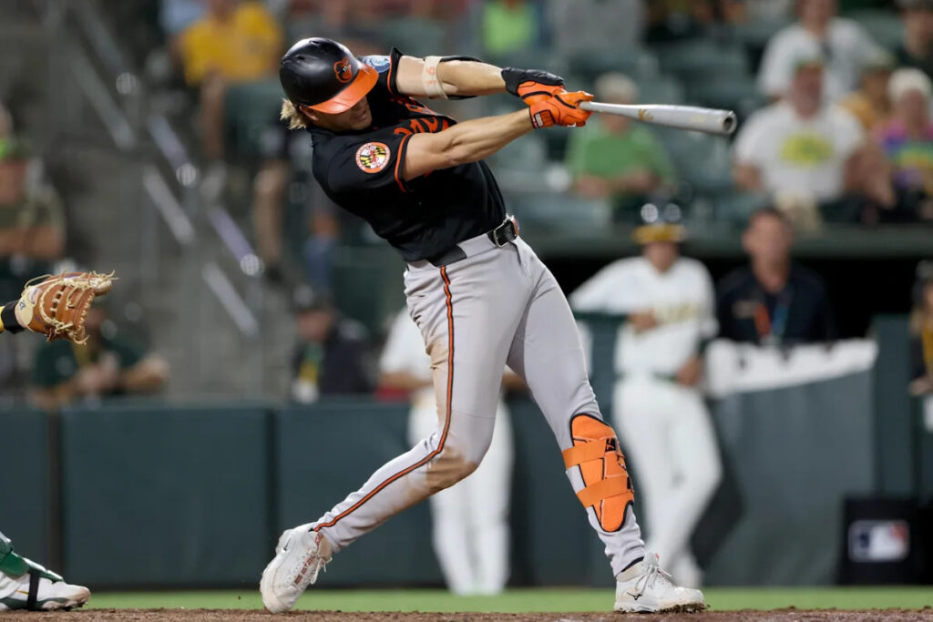 Mayo, CES lead Orioles to 10-inning win over Athletics, 4-3 Mayo, CES lead Orioles to 10-inning win over Athletics, 4-3