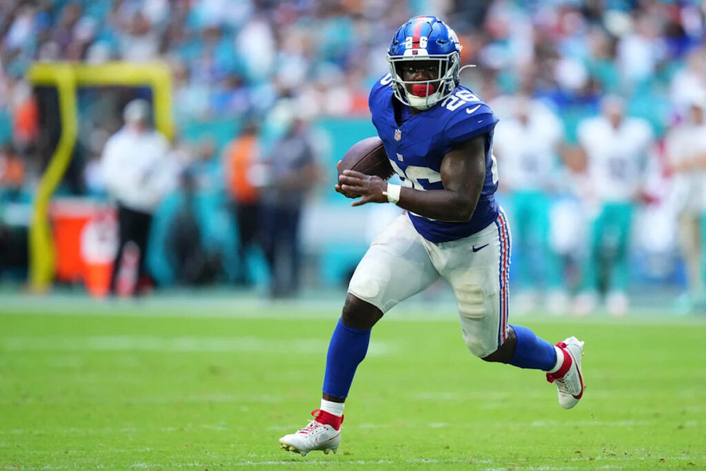 Giants-Dolphins ‘Kudos and Wet Willies’: Standouts galore in easy victory Giants-Dolphins ‘Kudos and Wet Willies’: Standouts galore in easy victory