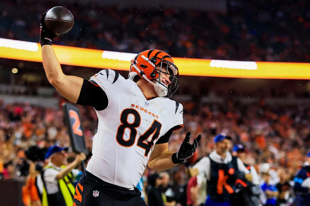 Jack Endries gets off to a good start in NFL debut
