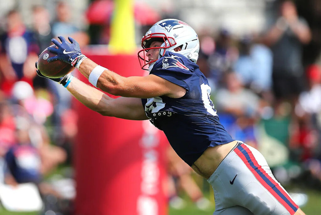 Efton Chism making sure wide receiver decisions will be difficult for Patriots Efton Chism making sure wide receiver decisions will be difficult for Patriots