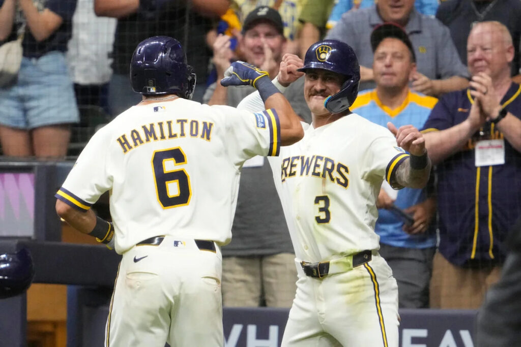 Brewers rout Mariners 22-0 on historic night Brewers rout Mariners 22-0 on historic night