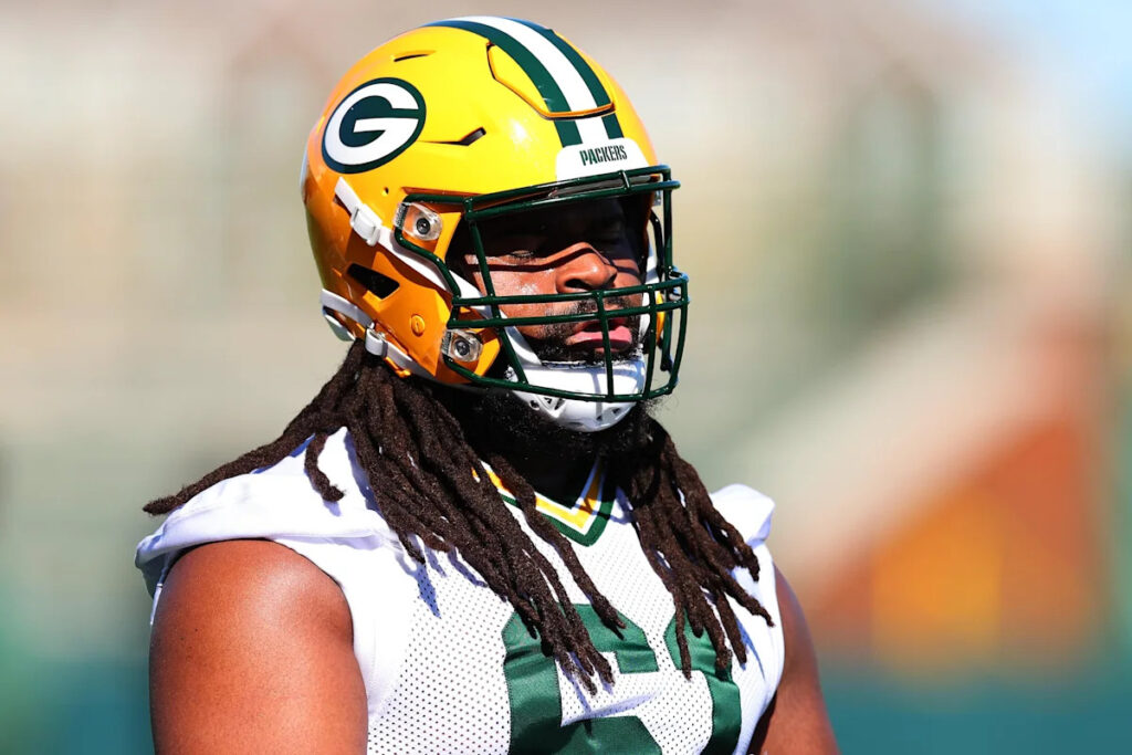 49ers hold tryouts for 3 centers as their depth continues to be tested