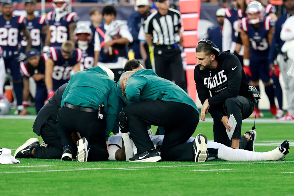 Patriots react to ‘very tough situation’ after Ja’Quinden Jackson injury in Eagles preseason game
