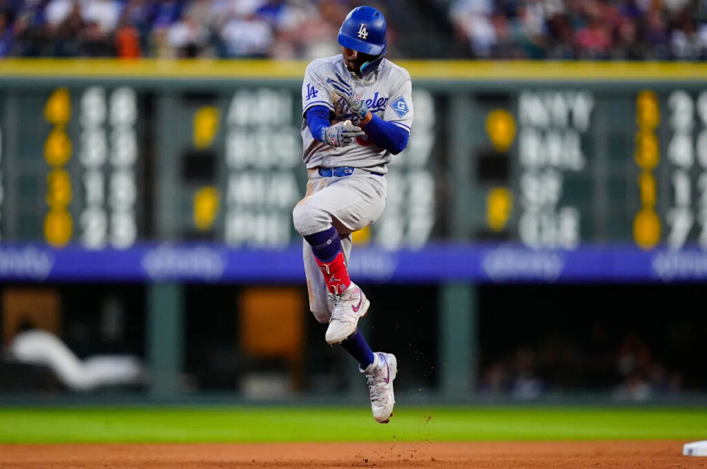 Freddie Freeman, Mookie Betts lead 10th inning charge, Dodgers sweep Rockies