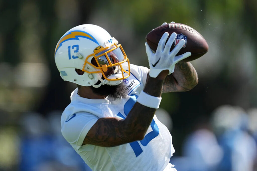 BREAKING: Colts reportedly sign former Pro Bowl veteran wideout Keenan Allen BREAKING: Colts reportedly sign former Pro Bowl veteran wideout Keenan Allen
